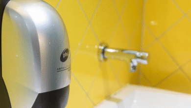 Making Commercial Washrooms More Efficient With the Right Manual Hand Soap Dispenser